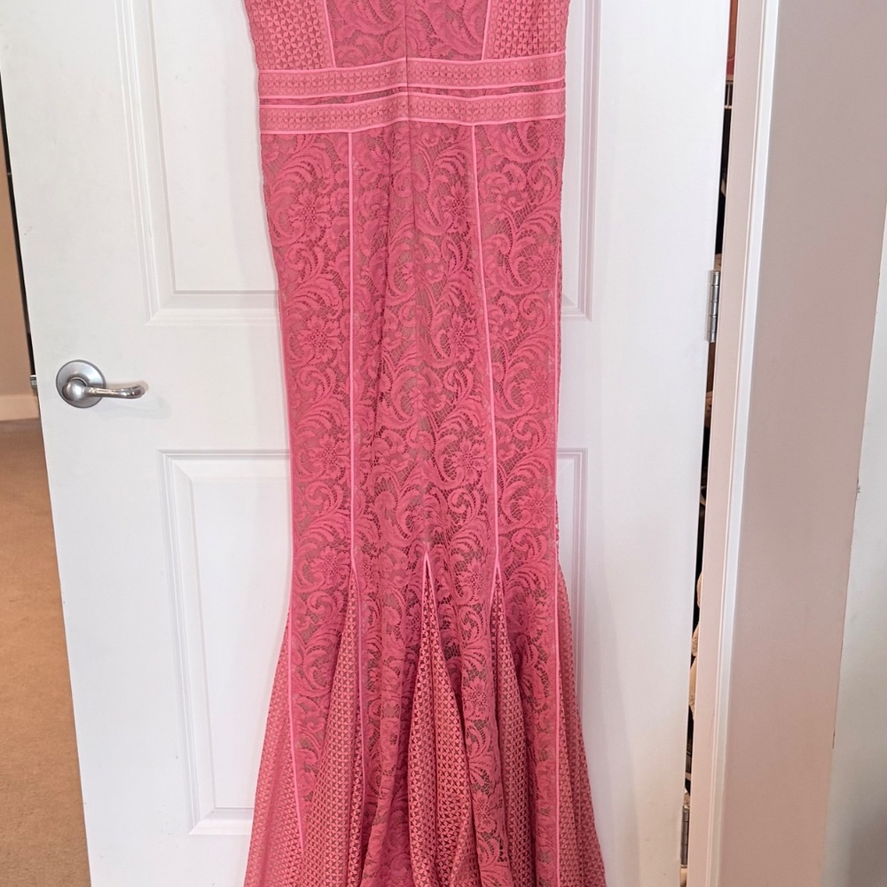 J Mendel - new : coral trumpet style lace overlay gown - Picture 3 of 7